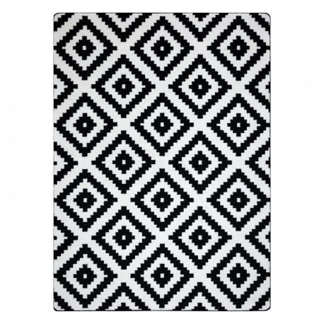 Stačiakampio formos kilimas dekoruotas kvadratais